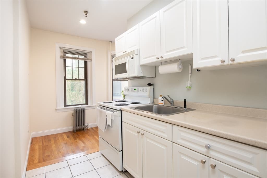 60 Queensberry St. #12 photo 3