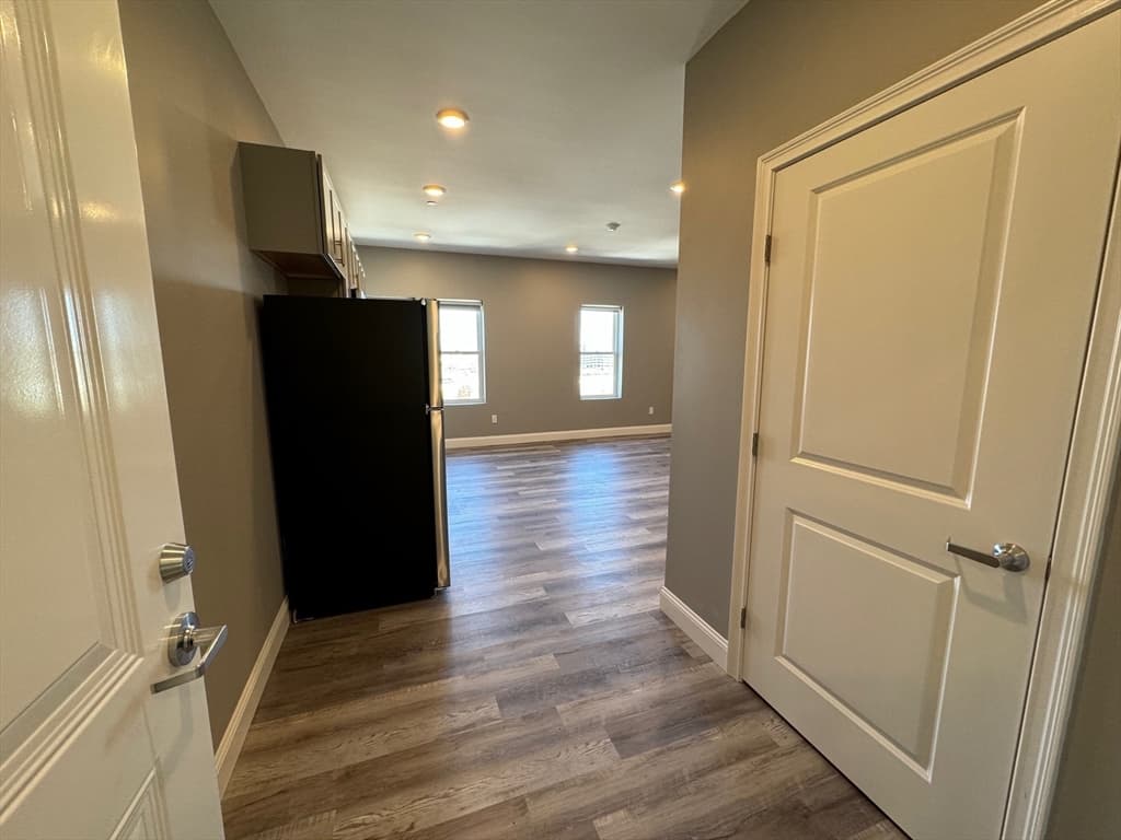 38 Walnut Ave #202 photo 2