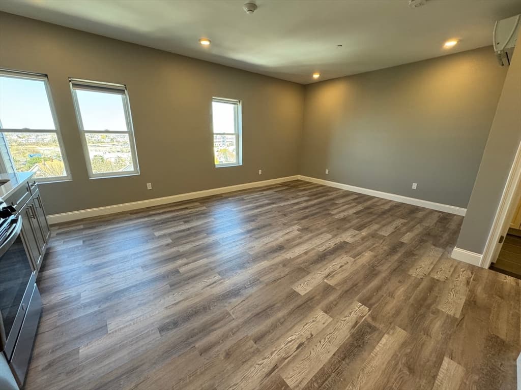 38 Walnut Ave #202 photo 4