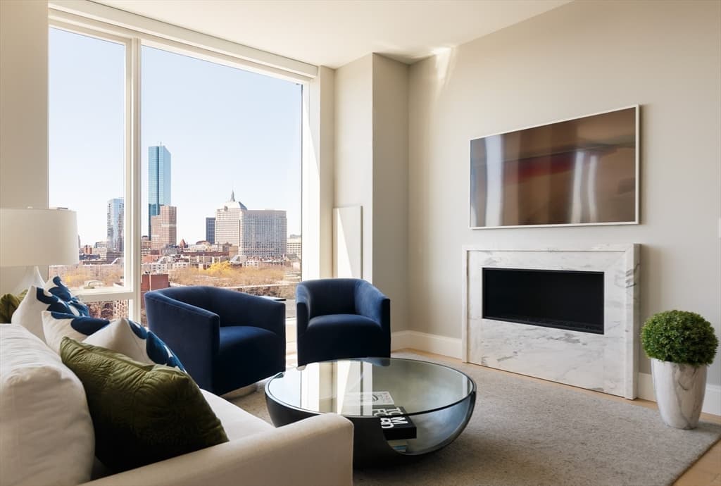 380 Harrison Ave #14F