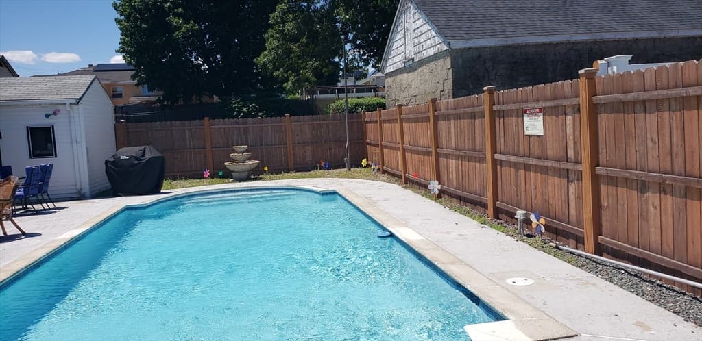 120 Sigourney St photo 3