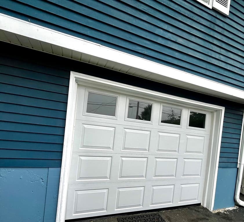 320 Bridle Path photo 3