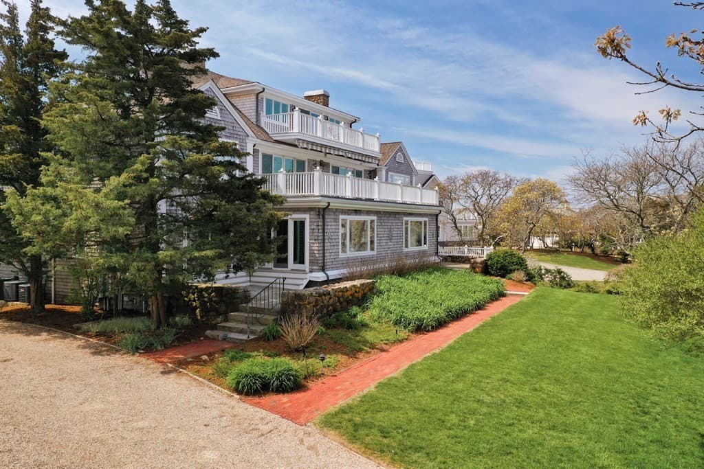 46 Gunning Point Avenue #2 photo 2