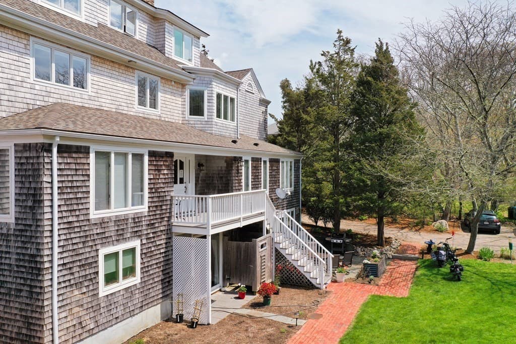 46 Gunning Point Avenue #2 photo 3