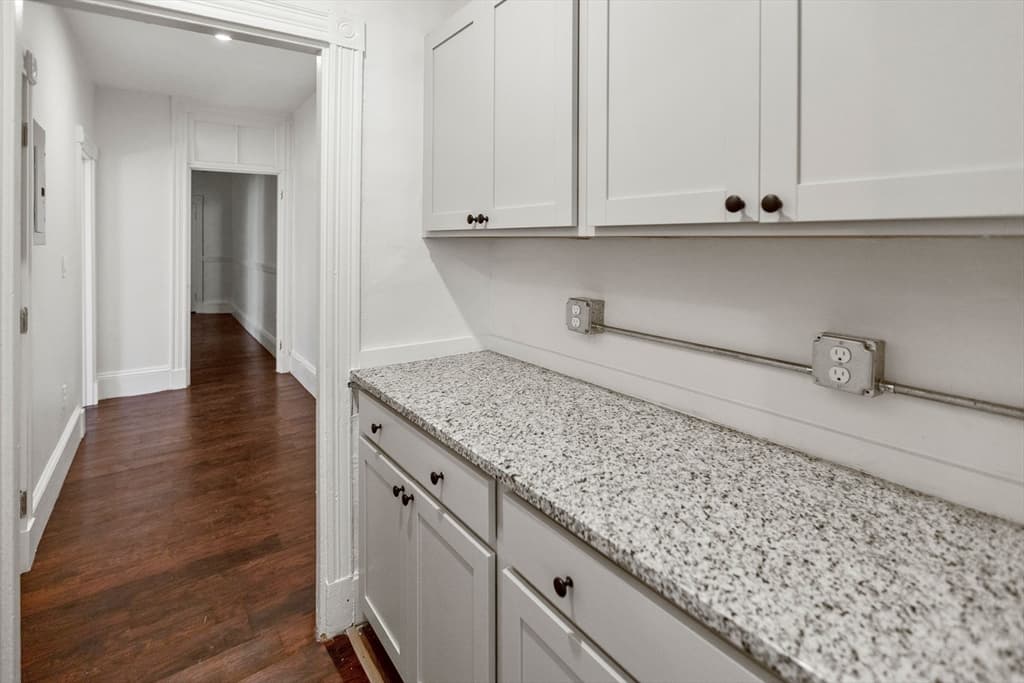 868 Huntington Ave photo 5