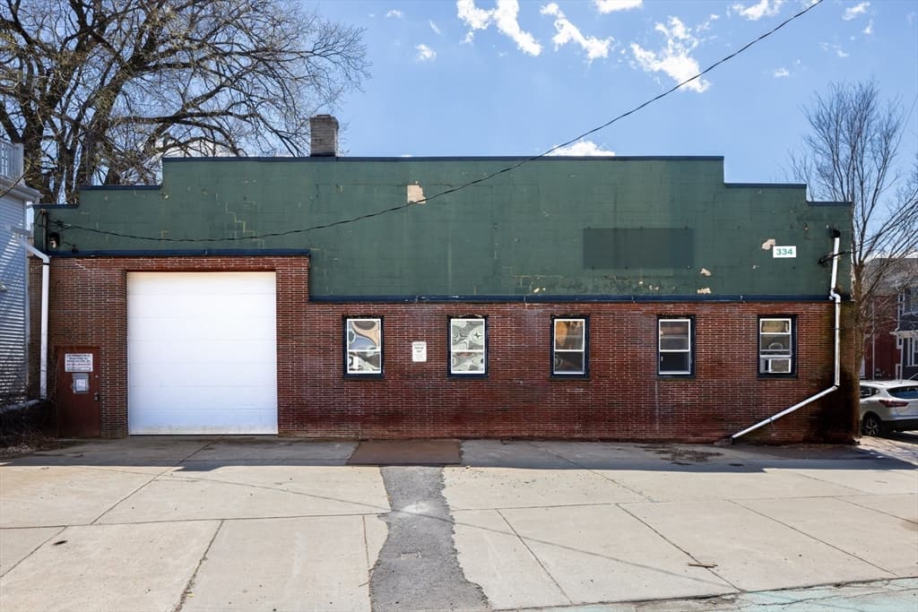 334 Washington Street photo 3