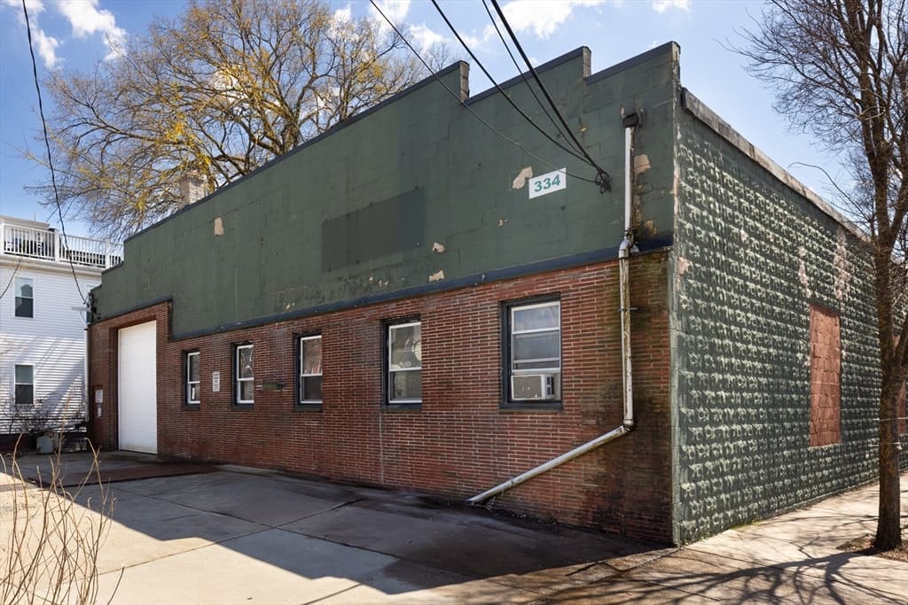334 Washington Street photo 4