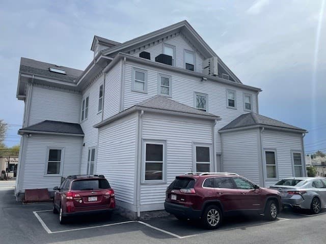 1070 Massachusetts Ave #B photo 2