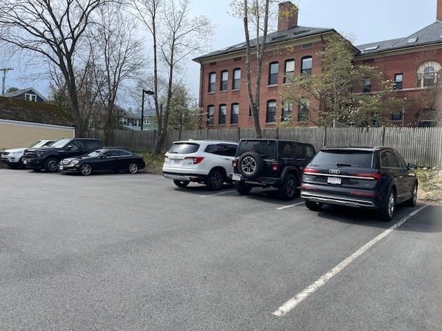 1070 Massachusetts Ave #B photo 3
