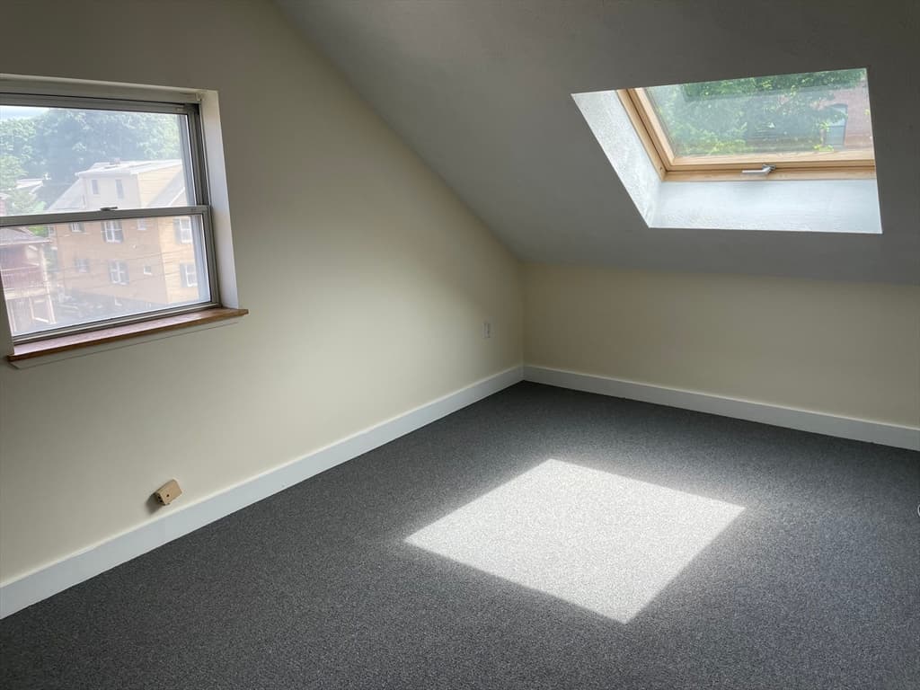 1070 Massachusetts Ave #B photo 5