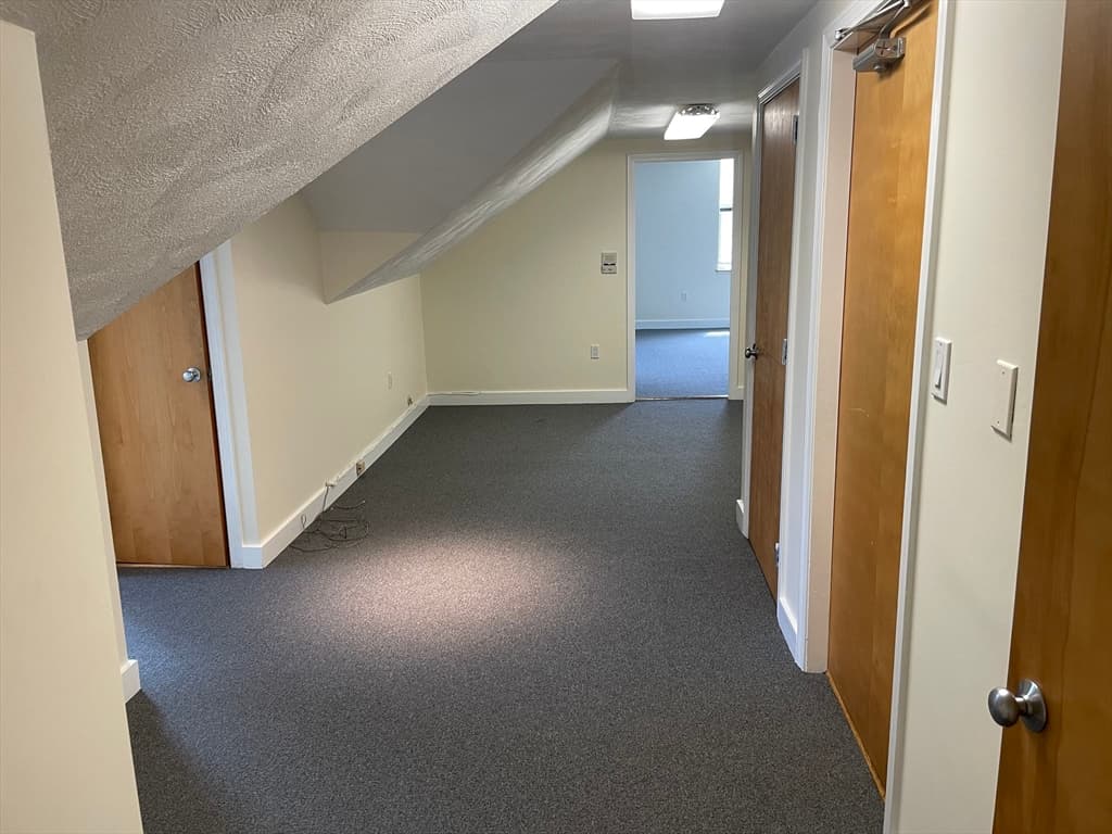 1070 Massachusetts Ave #B photo 4