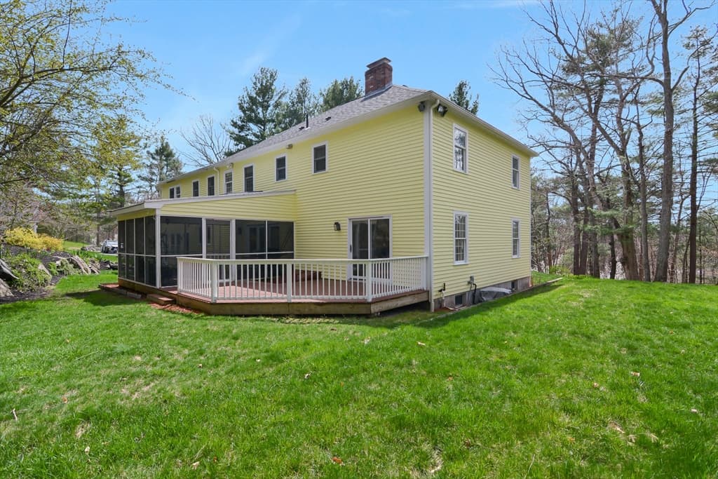 4 Deerfield Dr photo 2