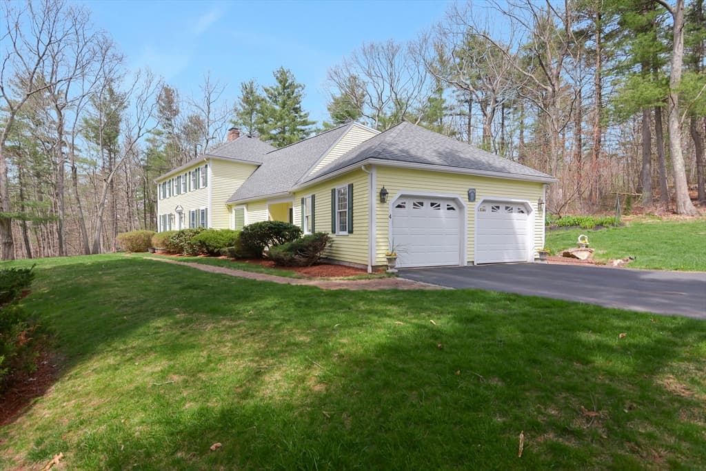 4 Deerfield Dr photo 3