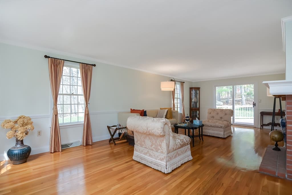 4 Deerfield Dr photo 5