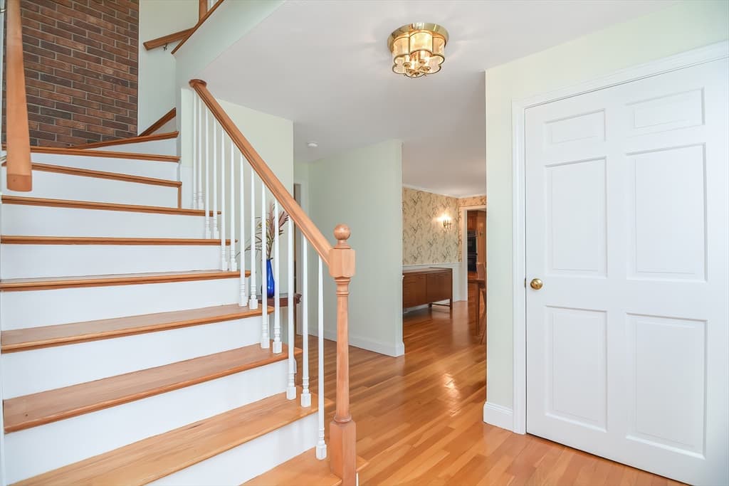 4 Deerfield Dr photo 4
