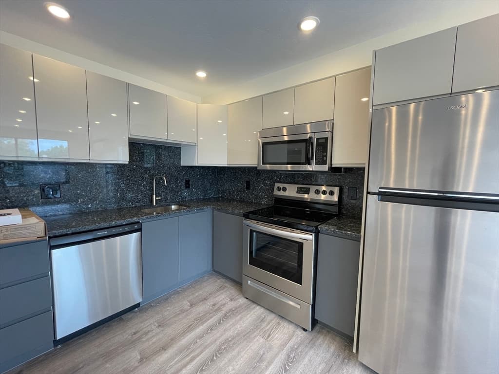 1028 Commonwealth Ave #306 photo 2