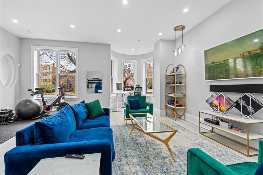1755 Beacon St #1 photo 3