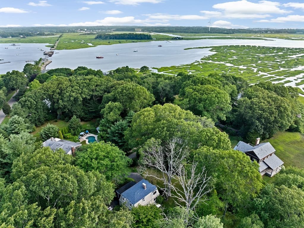 208 Damons Point Rd