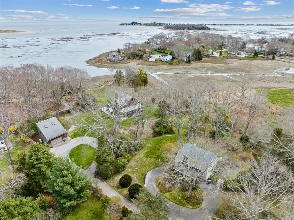 208 Damons Point Rd photo 5