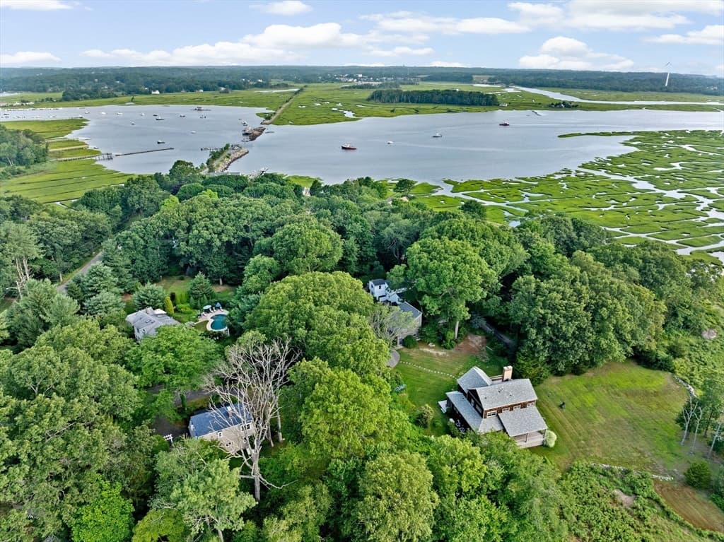 208 Damons Point Rd photo 4