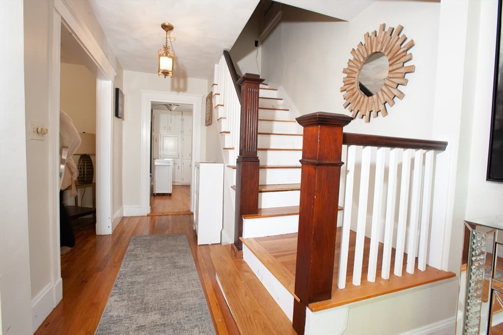 35 Perkins St photo 4