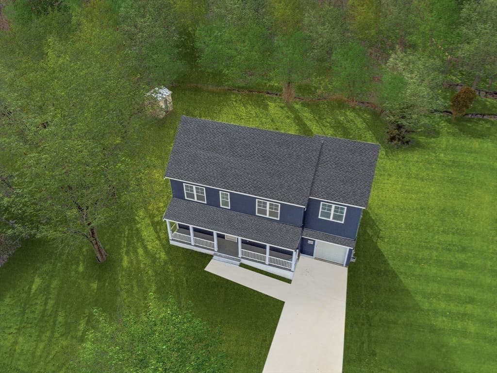 981 Summer St photo 5