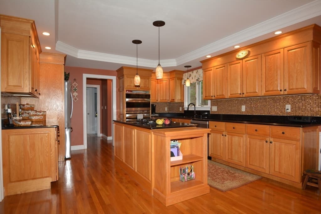 141 Eastgate Road photo 5
