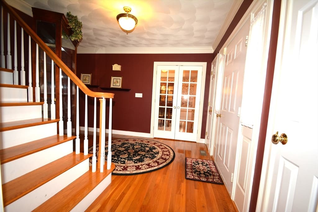 141 Eastgate Road photo 4