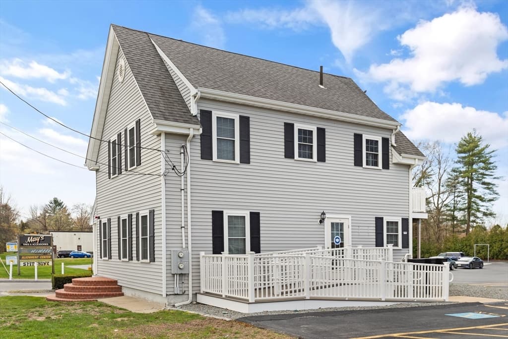 104 Turnpike St photo 3