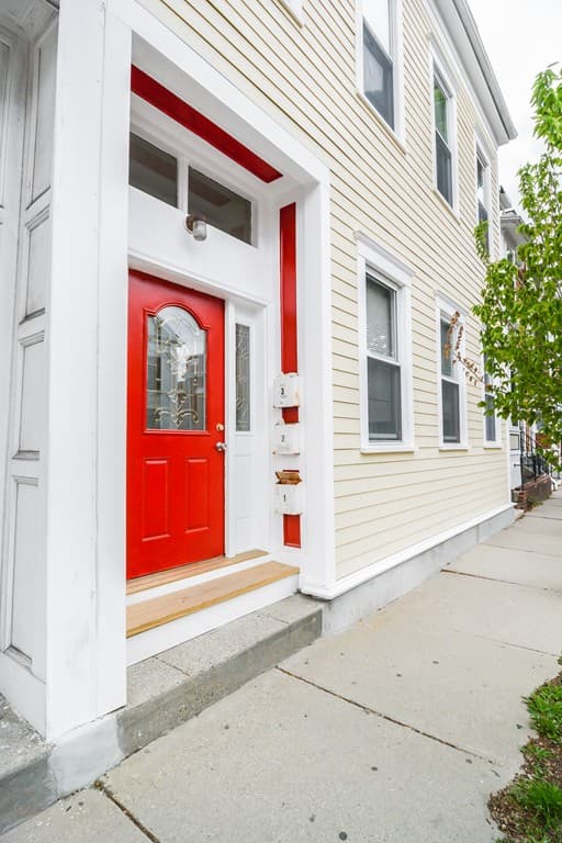 546 East 8th Street #3