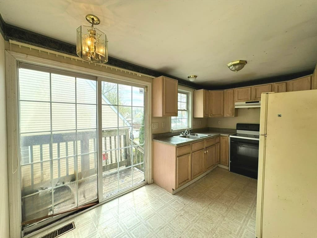 5 Olney Ave photo 4