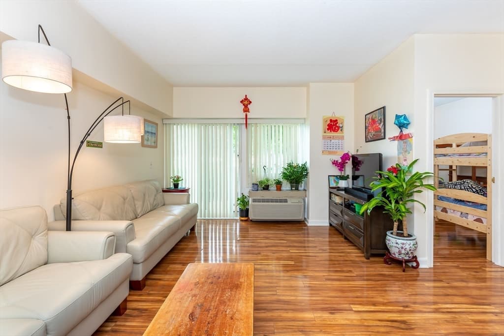 200 Cove Way #117 photo 4