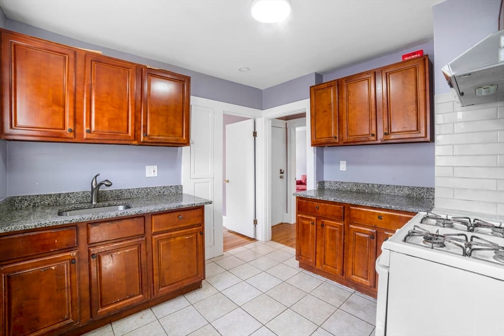 72 Atlantic St #2