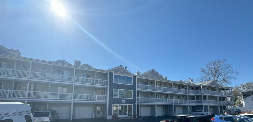 190 S Quinsigamond Ave #206 photo 4