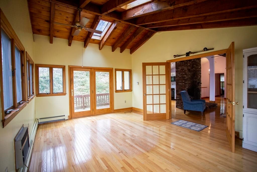 25 Condor Road photo 2