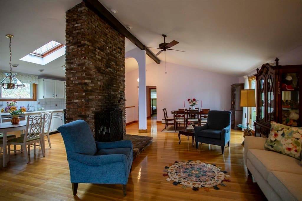 25 Condor Road photo 5