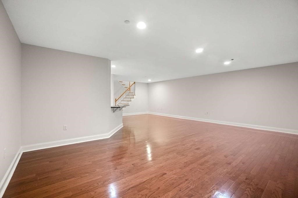 120 Wyllis Ave #424 photo 5