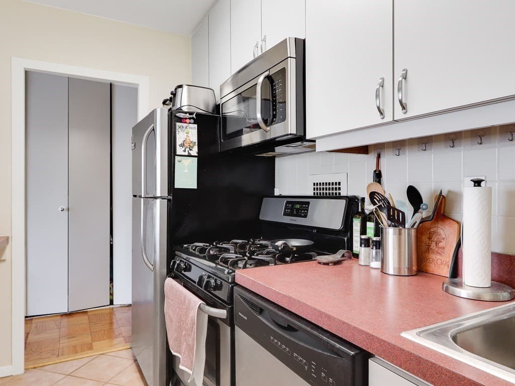 8 Whittier Pl #10G photo 2