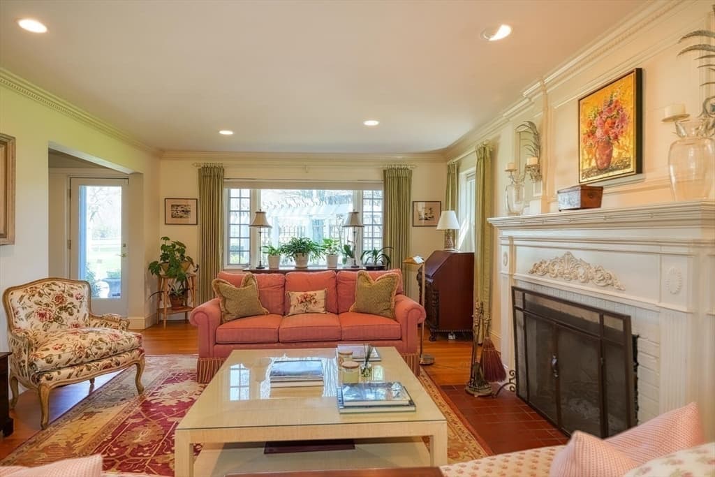 194 Maple Street photo 5