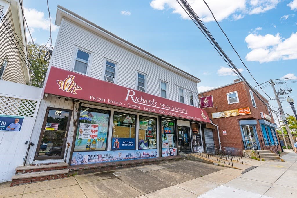 175-179 Wolcott Square photo 2