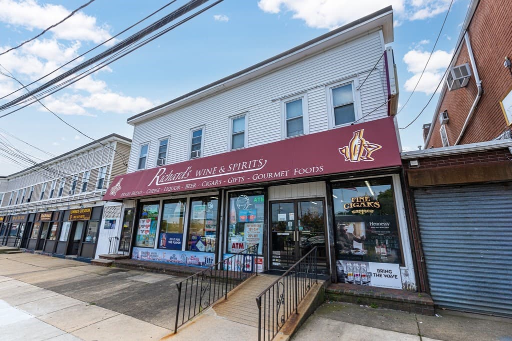 175-179 Wolcott Square photo 3