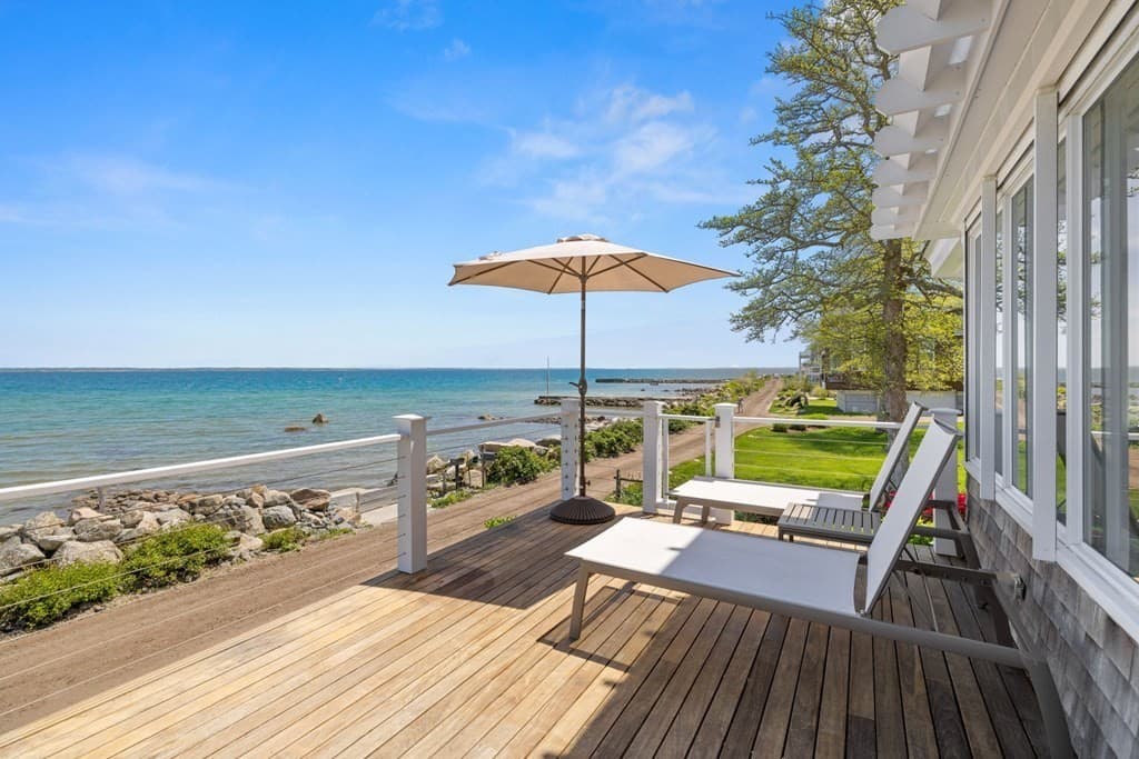 25 Bay Rd
