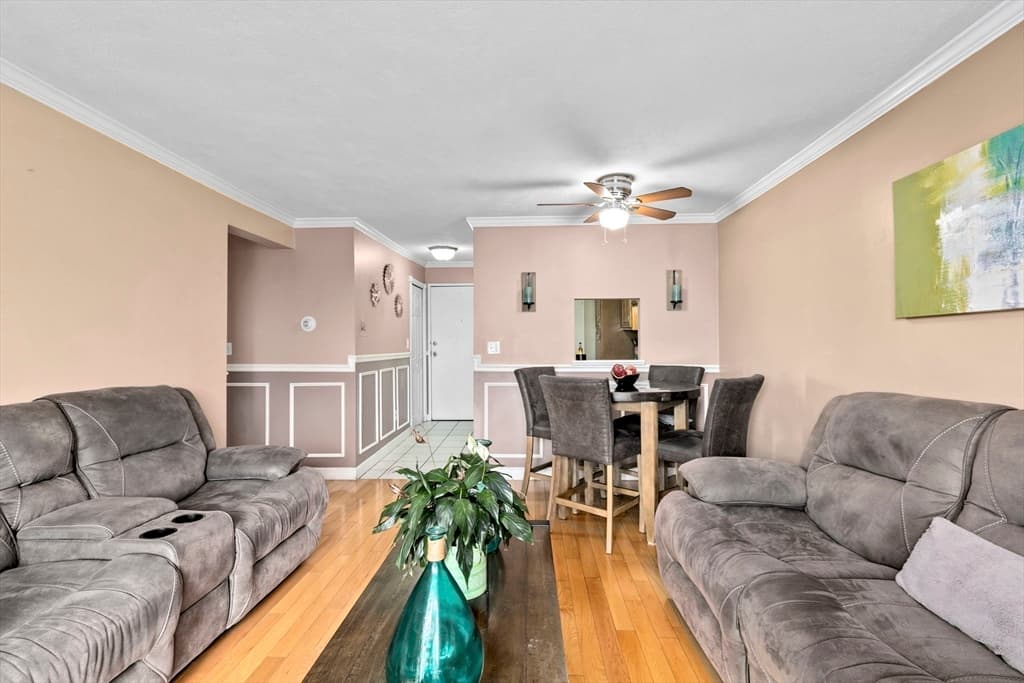 55 Eleanor St #19 photo 3