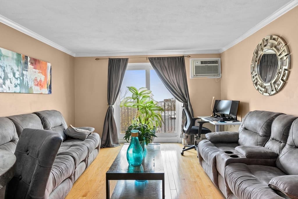 55 Eleanor St #19 photo 4