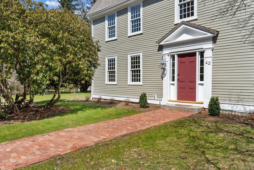 42 Summer St photo 2
