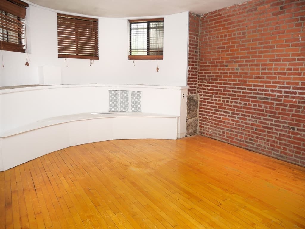 259 W Newton #3