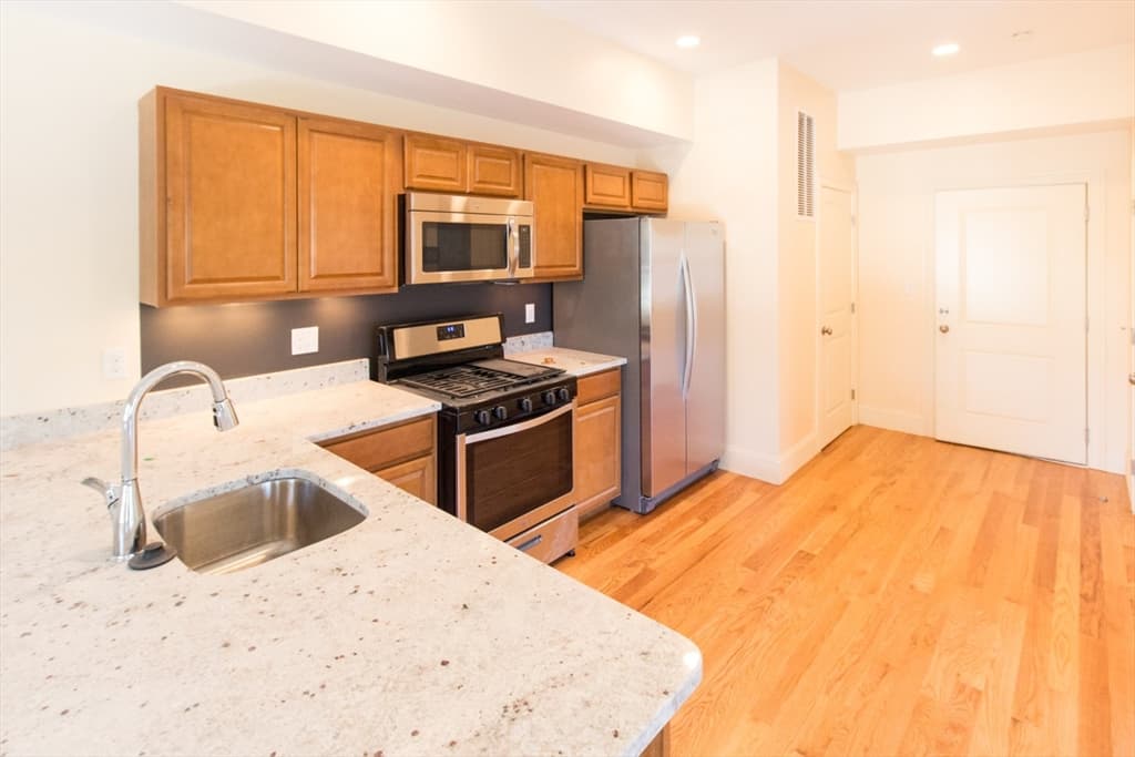 5165 Washington St #20 photo 2