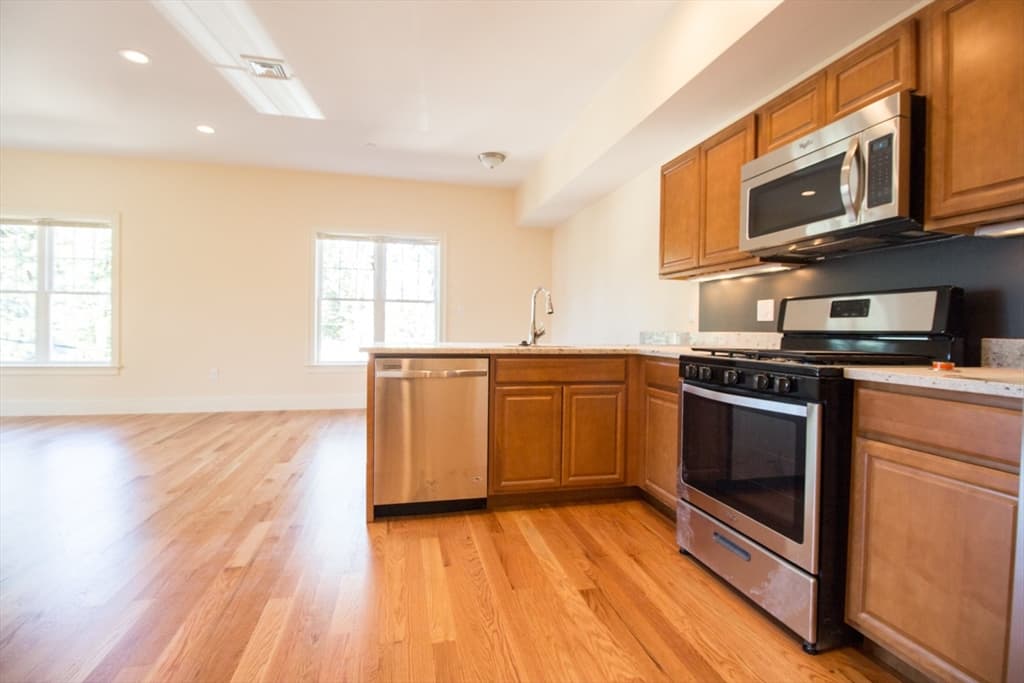 5165 Washington St #20 photo 3