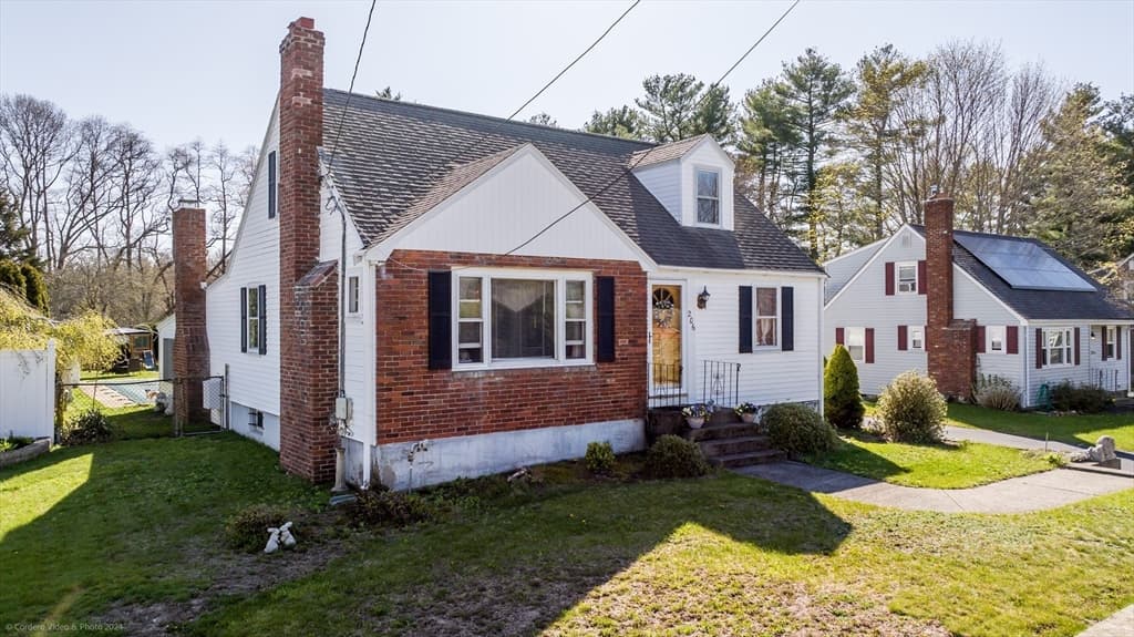 206 Pine St photo 2