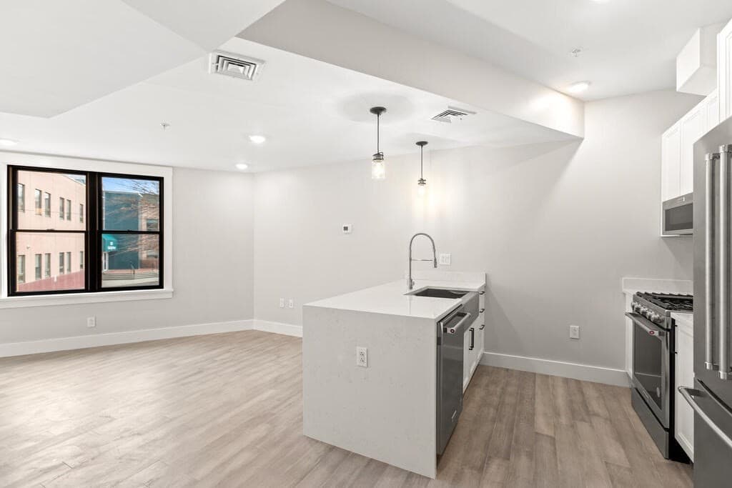 305 Webster Avenue #204 photo 2
